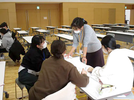 双方向の授業で、知識を確実なものにします。